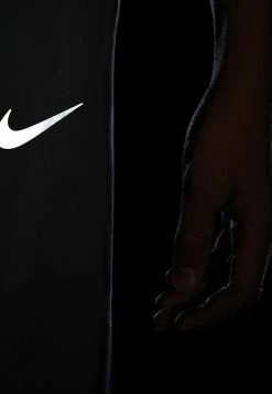 Nike Performance Kinder Jogginghose - Smoke Grey -Angebote Nike Store 93caf8315caa409ca3b0d0f84c7347b2