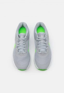 Nike Performance REVOLUTION 6 UNISEX - Laufschuh Neutral - Light Smoke Grey/green Strike/dark Smoke Grey/chrome -Angebote Nike Store 951ae1301f664c809778aa0224e02f45