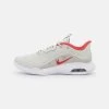 Nike Performance AIR MAX VOLLEY - Multicourt Tennisschuh - Light Bone/lobster/white | Damen