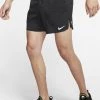 Nike Performance Herren STRIDE - Kurze Sporthose - Black