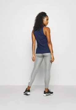 Nike Performance Damen Sport T-shirt - Midnight Navy 7 Nike Performance Damen Sport T-shirt - Midnight Navy -Angebote Nike Store 99aa5ba98bd345ecb30ba3f27989055e