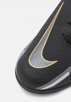 Nike Performance JR PHANTOM GT2 ACADEMY IC UNISEX - Fußballschuh Halle - Black/metallic/dark Grey/metallic Gold -Angebote Nike Store 9a41724d5ca943789248ed02138b686b