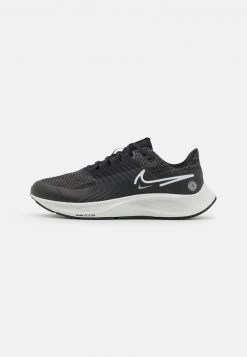 Nike Performance Herren SHIELD - Laufschuh Neutral - Black/platinum Tint/dark Smoke Grey/light Smoke Grey/metallic Silver