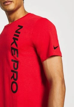 Nike Performance Herren BURNOUT - T-Shirt Print - University Red/black -Angebote Nike Store 9bc9f47825924e728364bc090020157f