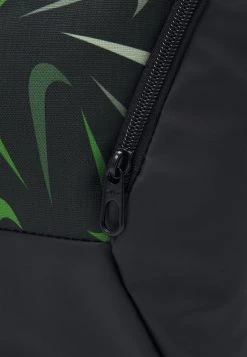 Nike Performance UNISEX - Sporttasche - Sequoia/black/metallic Silver 7 Nike Performance UNISEX - Sporttasche - Sequoia/black/metallic Silver -Angebote Nike Store 9f898681b0cd4af2be60c1b9fad20e36