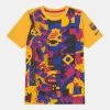 Nike Performance Unisex FC BARCELONA VOICE RISING TEE - Vereinsmannschaften - Yellow