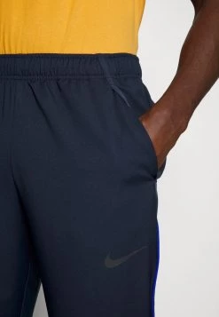 Nike Performance TEAM PANT - Jogginghose - Obsidian/game Royal | Herren 9 Nike Performance TEAM PANT - Jogginghose - Obsidian/game Royal | Herren -Angebote Nike Store a0327662a288471b9a4f73c4cdaffdf8