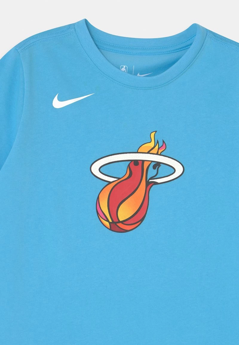 Nike Performance NBA MIAMI HEAT ESSENTIAL MIXTAPE LOGO TEE UNISEX - T-Shirt Print - Gale Blue 3 Nike Performance NBA MIAMI HEAT ESSENTIAL MIXTAPE LOGO TEE UNISEX - T-Shirt Print - Gale Blue – Bild 3
