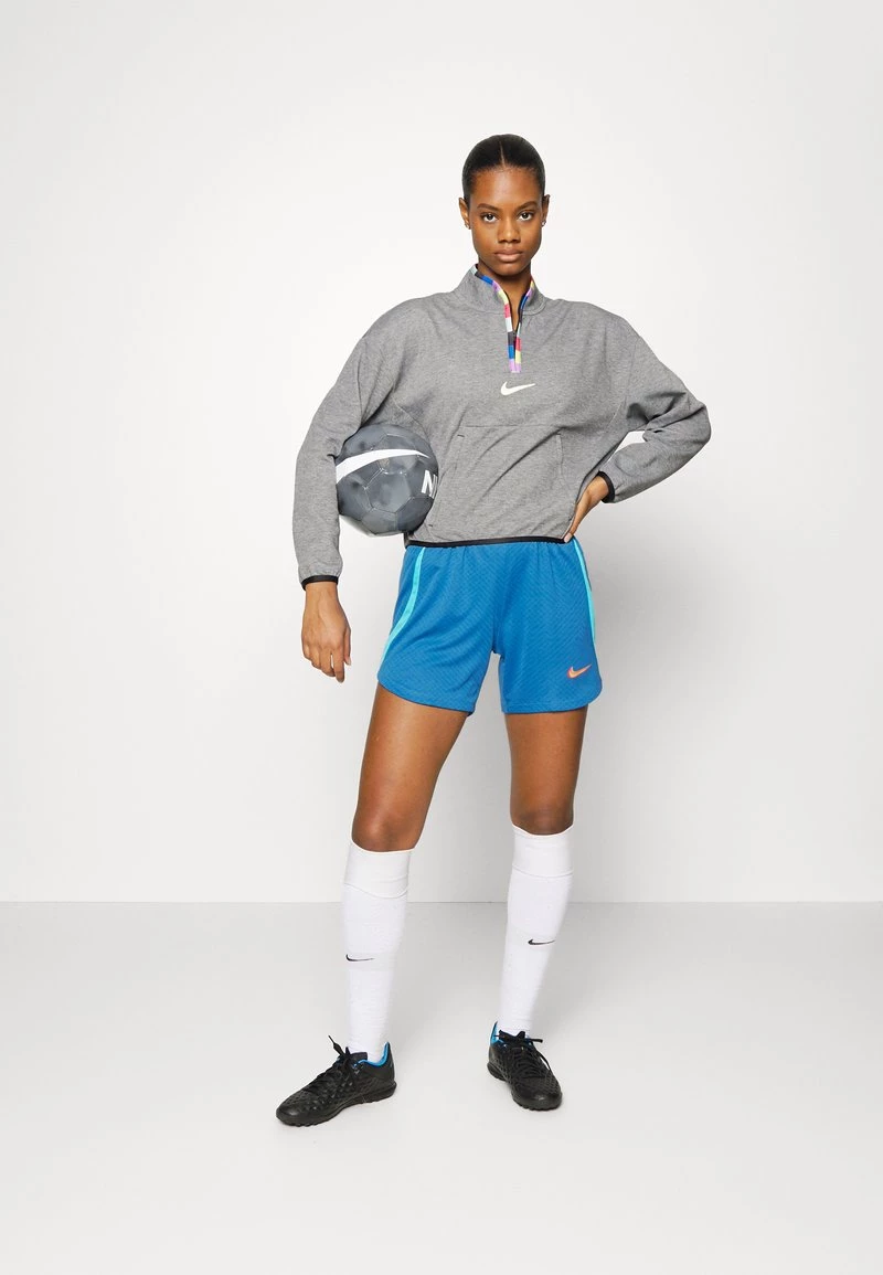 Nike Performance Damen STRIKE SHORT - Kurze Sporthose - Marina Blue/chlorine Blue/siren Red 2 Nike Performance Damen STRIKE SHORT - Kurze Sporthose - Marina Blue/chlorine Blue/siren Red – Bild 2
