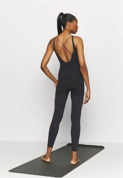 Nike Performance Damen LUXE LAYERD 7/8 - Turnanzug - Black 8 Nike Performance Damen LUXE LAYERD 7/8 - Turnanzug - Black -Angebote Nike Store a1858a894bab41a6a2c5e36acde05d71