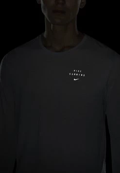 Nike Performance Herren Nike RUN Division Miler - Sport T-shirt - Light Solar Flare Heather 15 Nike Performance Herren Nike RUN Division Miler - Sport T-shirt - Light Solar Flare Heather -Angebote Nike Store a1b58b7af8ac410b8866155a5b7167f1