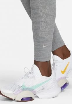 Nike Performance Nike Dri-FIT One 7/8-Tights Mit Mittelhohem Bund Und Grafik Für Damen - Tights - Iron Grey/htr/(metallic Silver) -Angebote Nike Store a3962f64a4a44cf8982792b39e101b19