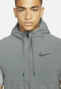 Nike Performance Herren Weste - Iron Grey Iron Grey Black -Angebote Nike Store a4e88ae4ea77472da7c035eb19ef5fbb