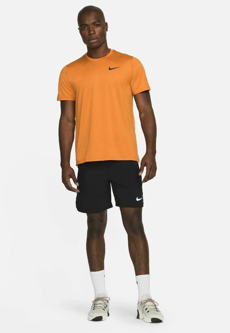 Nike Performance Herren Sport T-shirt - Mantra Orange Kumquat Heather Black 2 Nike Performance Herren Sport T-shirt - Mantra Orange Kumquat Heather Black – Bild 2