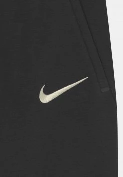 Nike Performance LIVERPOOL FC TRAVEL FLC UNISEX - Vereinsmannschaften - Black/fossil -Angebote Nike Store a5e905896eb74e82a733079bb8203862