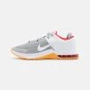 Nike Performance Herren AIR MAX ALPHA TRAINER 4 - Trainingsschuh - Light Smoke Grey/white/chile Red/yellow