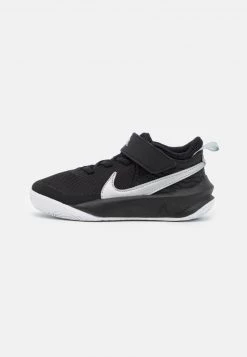 Nike Performance TEAM HUSTLE D 10 UNISEX - Basketballschuh - Black/metallic Silver/volt/white
