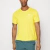 Nike Performance Herren MILER TOP - Sport T-shirt - Vivid Sulfur/reflective Silver