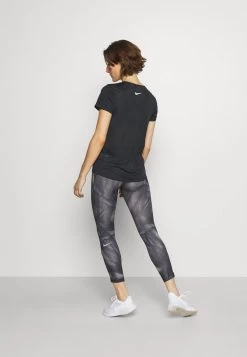 Nike Performance Damen RUN MILER - T-Shirt Print - Black/particle Grey/silver -Angebote Nike Store a9ba05c16aa14833bad51c53a4d310c7