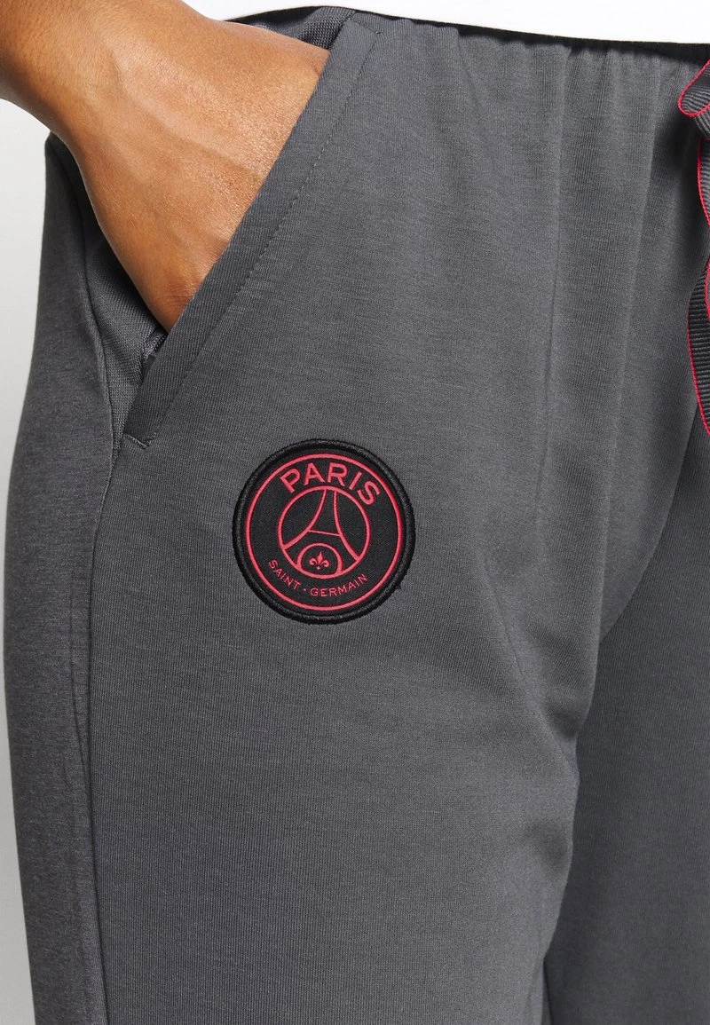 Nike Performance Damen PARIS ST GERMAIN TRAVEL PANT - Vereinsmannschaften - Dark Grey/black/siren Red 5 Nike Performance Damen PARIS ST GERMAIN TRAVEL PANT - Vereinsmannschaften - Dark Grey/black/siren Red – Bild 5