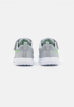 Nike Performance REVOLUTION 6 TDV UNISEX - Laufschuh Neutral - Light Smoke Grey/green Strike/dark Smoke Grey/chrome -Angebote Nike Store acde70b2df9c475d9d9a8811d3eed7a0