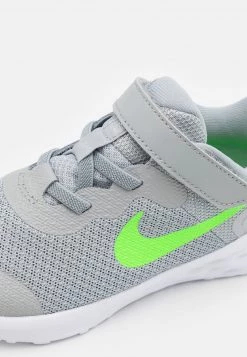 Nike Performance REVOLUTION 6 TDV UNISEX - Laufschuh Neutral - Light Smoke Grey/green Strike/dark Smoke Grey/chrome -Angebote Nike Store ae7f9e04e00d43b9a90a1b08aeadffc7