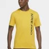 Nike Performance BURNOUT - T-Shirt Print - Dark Sulphur/sequoia | Herren