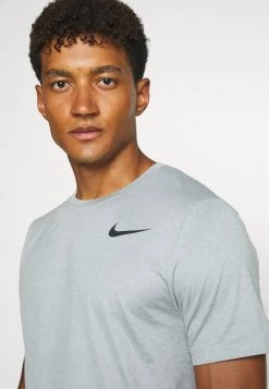 Nike Performance Herren T-Shirt Basic - Smoke Grey/light Smoke Grey/heather/black -Angebote Nike Store af41ecab1e564fc3a88bb2095e73aee9