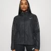 Nike Performance NIKE SHIELD DAMEN LAUFJACKE - Regenjacke / Wasserabweisende Jacke - Black