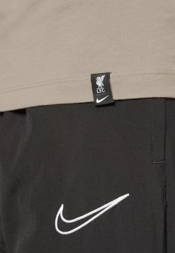 Nike Performance LIVERPOOL FC CLUB TEE - Vereinsmannschaften - Mystic Stone | Herren -Angebote Nike Store b0adb08c45c04cd2bb23299b733e2e22