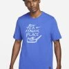 Nike Performance Herren DRY TEE MAGIC PLACE - T-Shirt Print - Game Royal
