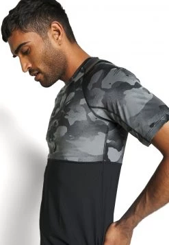 Nike Performance SLIM CAMO - T-Shirt Print - Black/grey Fog | Herren -Angebote Nike Store b1e9914d4bd045b0a17d04478725115c