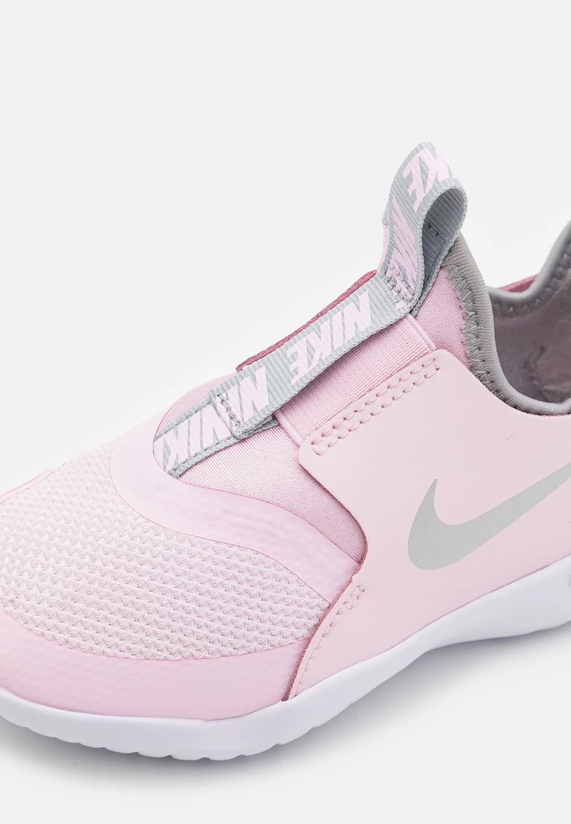 Nike Performance FLEX RUNNER UNISEX - Laufschuh Neutral - Pink Foam/metallic Silver/light Smoke Grey 6 Nike Performance FLEX RUNNER UNISEX - Laufschuh Neutral - Pink Foam/metallic Silver/light Smoke Grey – Bild 6