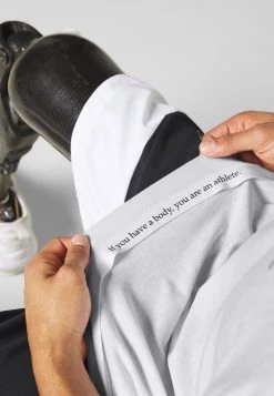 Nike Performance Herren TEE ATHLETE - T-Shirt Print - White/university Red 13 Nike Performance Herren TEE ATHLETE - T-Shirt Print - White/university Red -Angebote Nike Store b2bc74134848453c800e8d1964f8e4bc