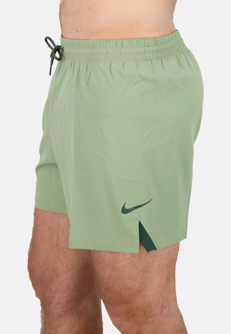 Nike Performance Herren VOLLEY ESSENTIAL - Badeshorts - Oil Green 4 Nike Performance Herren VOLLEY ESSENTIAL - Badeshorts - Oil Green – Bild 4