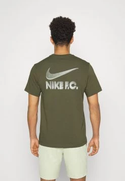 Nike Performance EASONAL TEE - T-Shirt Print - Medium Olive | Herren -Angebote Nike Store b4dfe2299e4f42f8a5b46760783d7e8e