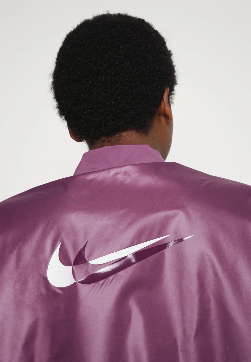 Nike Performance Damen RUN PLUS - Trainingsjacke - Berry 5 Nike Performance Damen RUN PLUS - Trainingsjacke - Berry – Bild 5