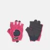 Nike Performance WOMENS GYM ULTIMATE FITNESS GLOVES - Kurzfingerhandschuh - Archaeo Pink/regal Pink/regal Pink | Damen