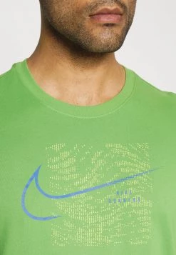 Nike Performance TEE RUN DIVISION - Sport T-shirt - Chlorophyll | Herren -Angebote Nike Store b6130a8cfd5a45ea8b63cb73cf587492