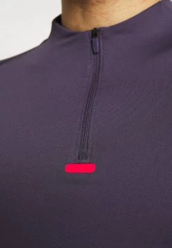 Nike Performance Herren STRIKE DRIL - Langarmshirt - Dark Raisin/black/siren Red -Angebote Nike Store b6df722f502d491a8e1b1bb1acc51a47