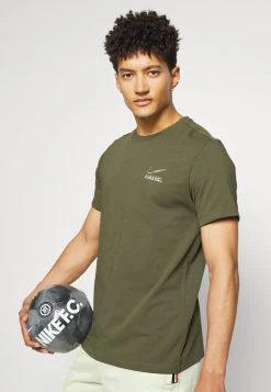 Nike Performance EASONAL TEE - T-Shirt Print - Medium Olive | Herren -Angebote Nike Store b7d16e6e349b497a9d545f0b0a5a6b70