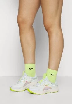 Nike Performance Damen REACT ESCAPE - Laufschuh Neutral - Summit White/multicolor/aura/barely Green/atomic Green/doll -Angebote Nike Store b92249b46475429eacee9c5ee21040de