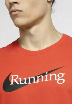 Nike Performance Herren T-Shirt Print - Chile Red -Angebote Nike Store b9a64dbb32fe4228bd716346dd91b13e