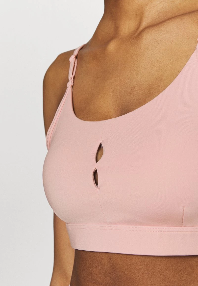 Nike Performance Damen INDY YOGA ESSENTIALS BRA - Sport-BH Mit Leichter Stützkraft - Pink Glaze/rust Pink 6 Nike Performance Damen INDY YOGA ESSENTIALS BRA - Sport-BH Mit Leichter Stützkraft - Pink Glaze/rust Pink – Bild 6