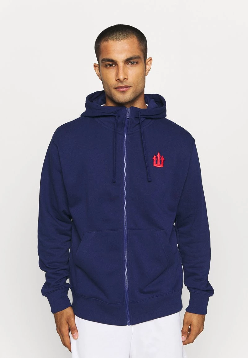 Nike Performance Herren ATLETICO MADRID CLUB HOODIE - Vereinsmannschaften - Loyal Blue/sport Red 1 Nike Performance Herren ATLETICO MADRID CLUB HOODIE - Vereinsmannschaften - Loyal Blue/sport Red