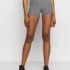 Nike Performance Damen SHORT FEMME - Tights - Smoke Grey/heather/bright Mango/white