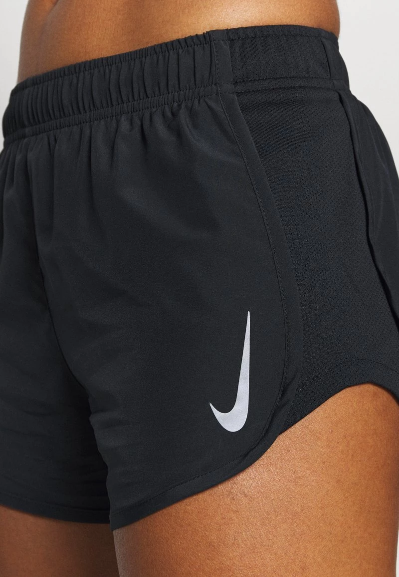 Nike Performance Damen TEMPO HI-CUT - Kurze Sporthose - Black/black/reflective Silver 5 Nike Performance Damen TEMPO HI-CUT - Kurze Sporthose - Black/black/reflective Silver – Bild 5
