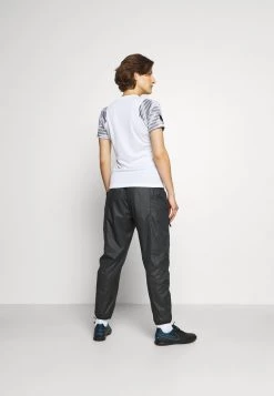 Nike Performance INTER MAILAND PANT - Vereinsmannschaften - Black/truly Gold | Damen 9 Nike Performance INTER MAILAND PANT - Vereinsmannschaften - Black/truly Gold | Damen -Angebote Nike Store c0c1b7762394434bb0d054028e7c3793