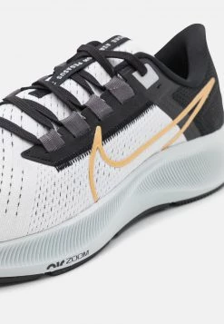 Nike Performance Herren AIR ZOOM PEGASUS 38 - Laufschuh Neutral - Photon Dust/metallic Gold Coin/light Smoke Grey/particle Grey/iron Grey/black -Angebote Nike Store c32bb94d662f4fa6adda27fe3ec41cdc