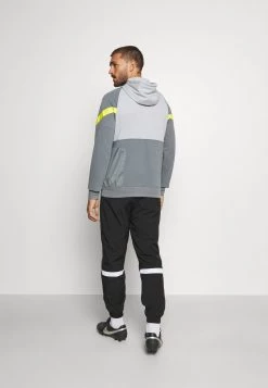 Nike Performance Herren LIVERPOOL FC TRAVEL - Vereinsmannschaften - Wolf Grey/smoke Grey/rush Red -Angebote Nike Store c33f6365d0d2430db15e98212df91d62